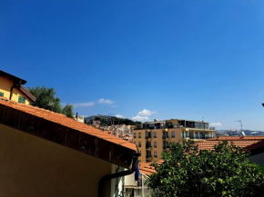 CASA FIORI - ZONA CENTRALE SANREMO , 7 min DALLE SPIAGGE San Remo